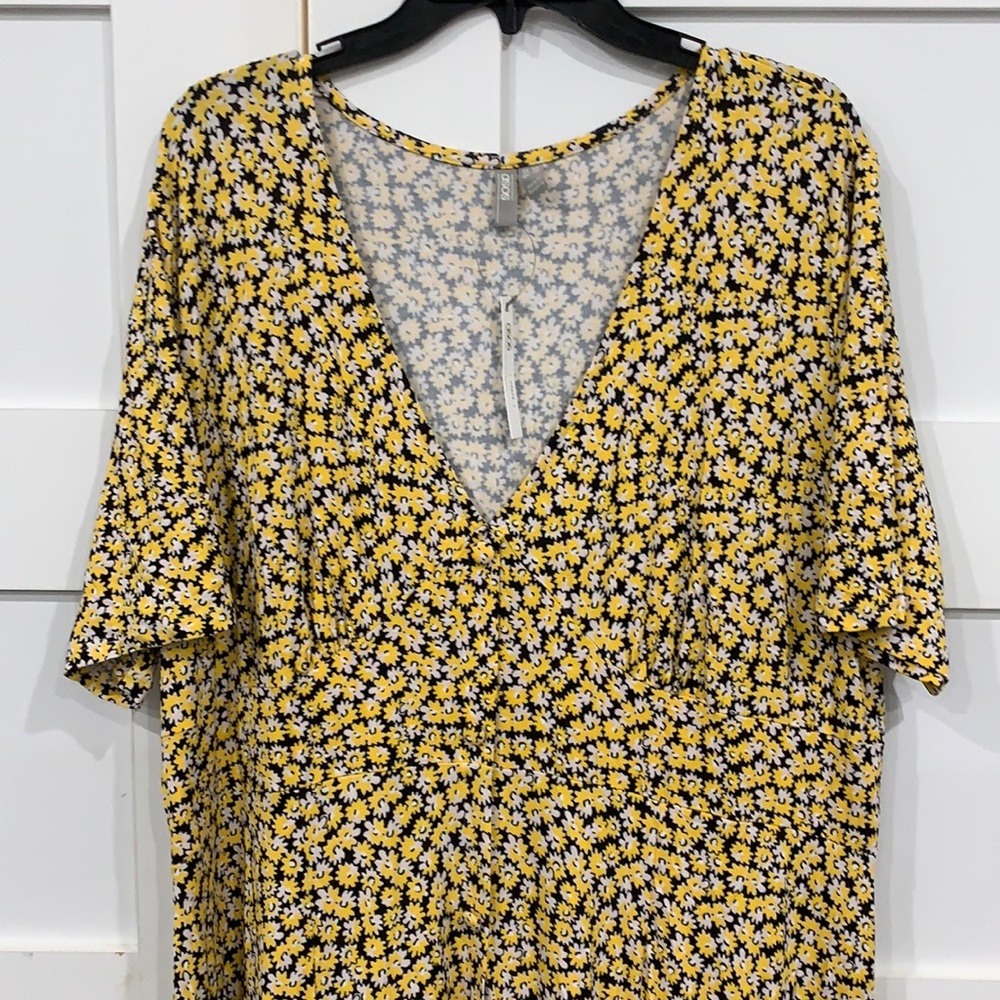 NWT ASOS Curve floral dress stretchy Size 16